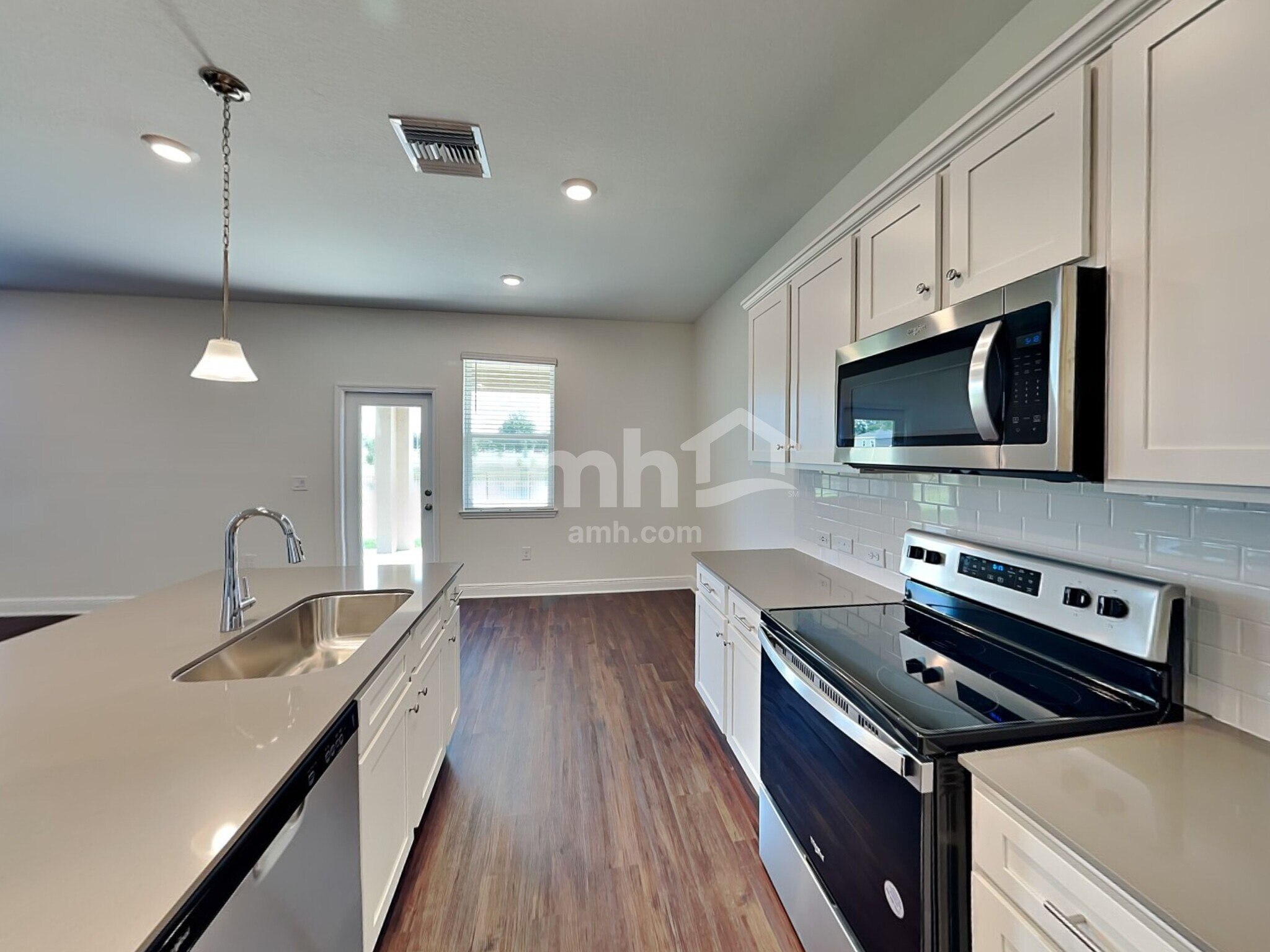 Building Photo - 14620 Cedar Ml Dr