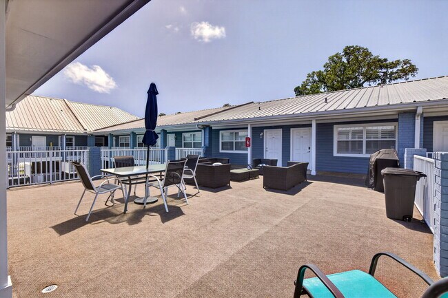 Building Photo - 1282 Beach Blvd