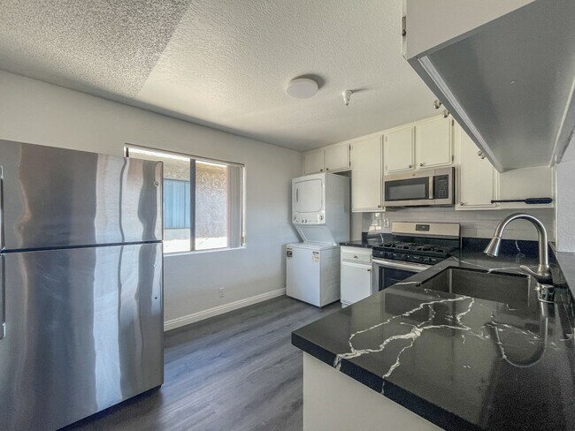 Interior Photo - 11431 Cedar Avenue