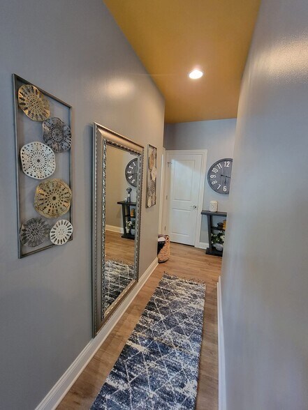 Building Photo - 132 N 3rd St