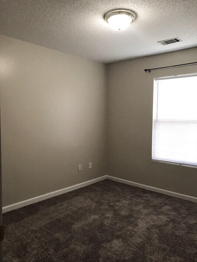 Building Photo - 4605 Crested Butte Rd