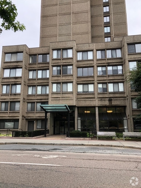 Building Photo - 1731 Beacon St