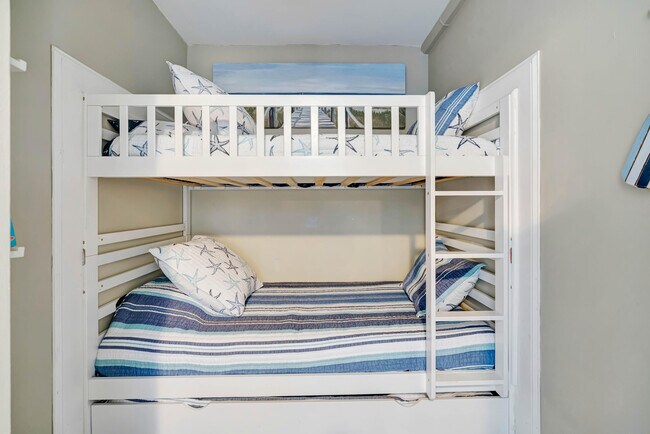 Building Photo - 100 S Beach Rd