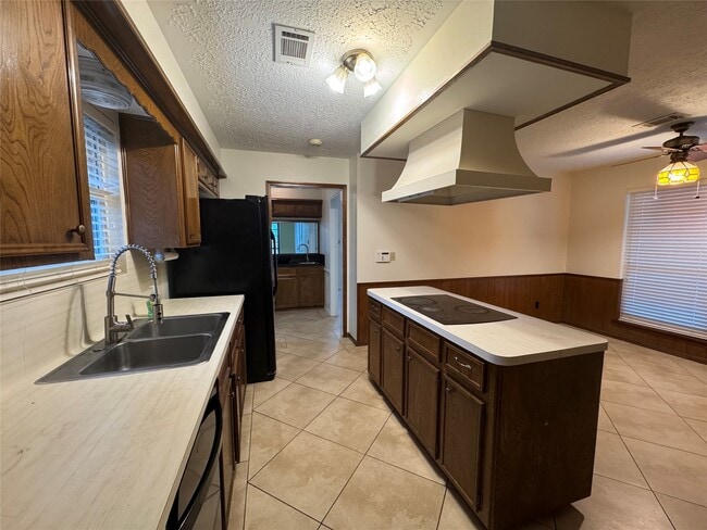 Building Photo - 5435 Mossy Timbers Dr