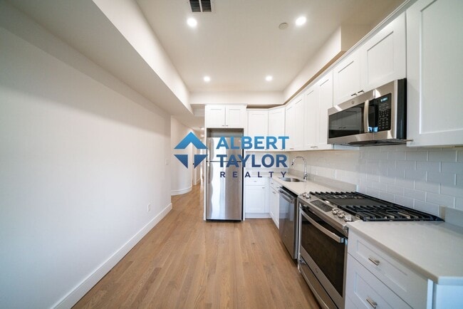 Building Photo - 37 Calumet St
