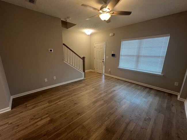 Building Photo - Immediate Occupancy!  2bed 2.5 bath Antioc...