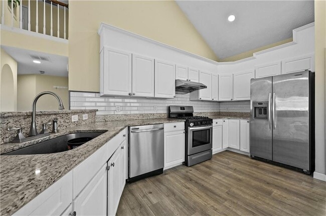 Building Photo - 675 Manor Glen Dr