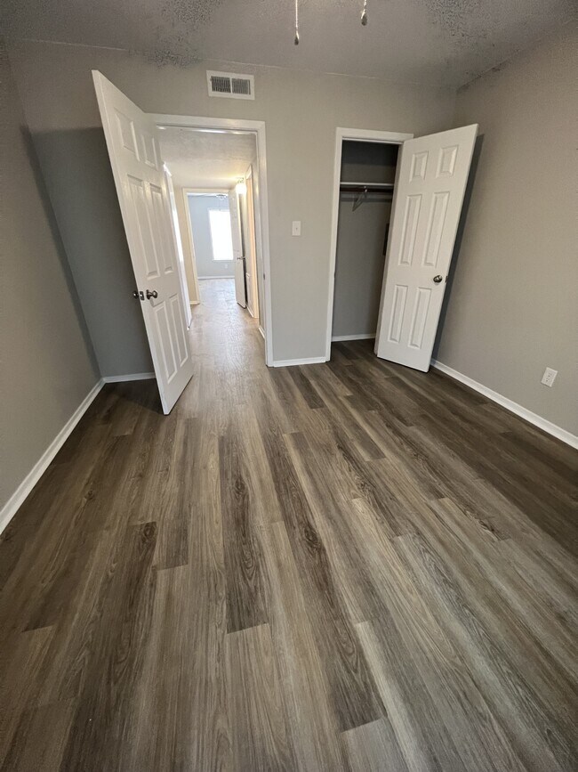 Building Photo - 2906 Prairie Flower Cir