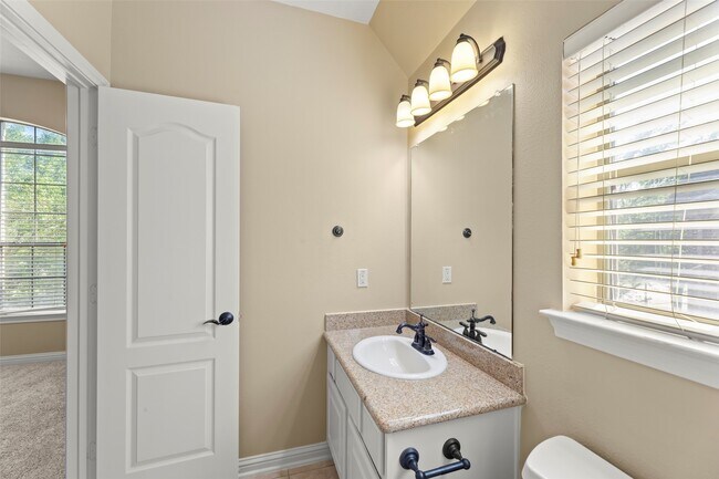 Building Photo - 25314 Greenwell Springs Ln