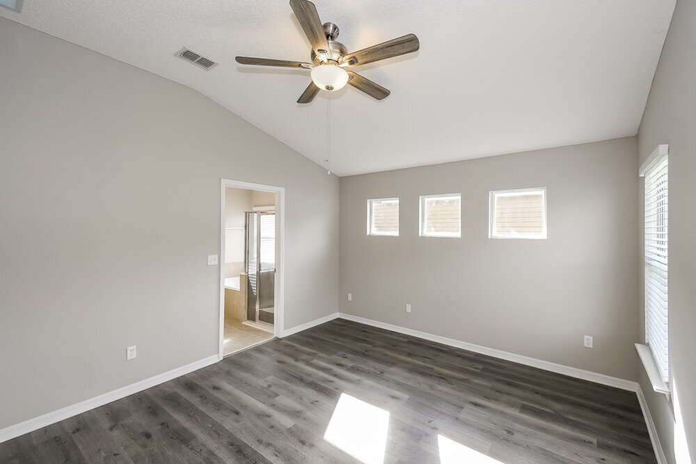 Building Photo - 1098 Maple Ln