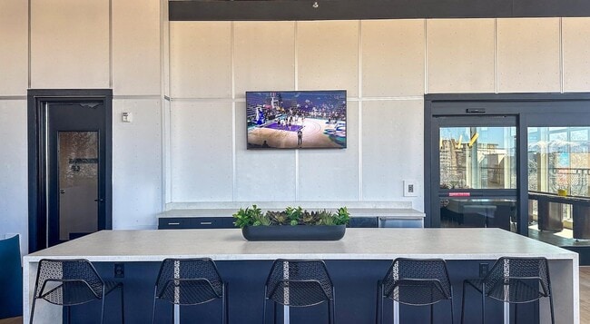 Building Photo - 357 E 500 S