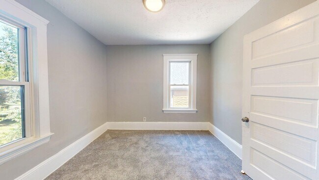 Building Photo - Cudell/West Blvd neighborhood; 4 bedroom/1 bath single family house for rent!