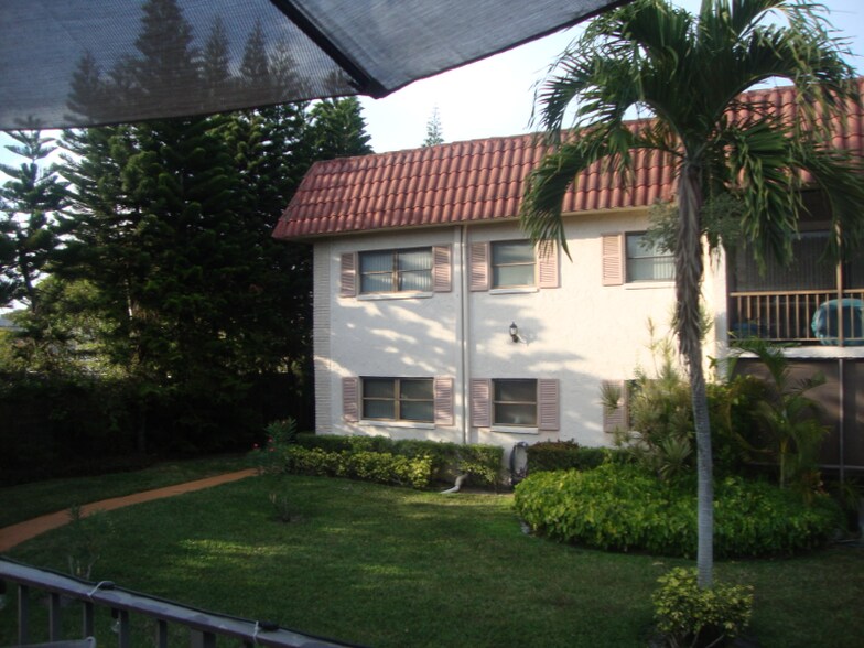 Building Photo - 665 Enfield St