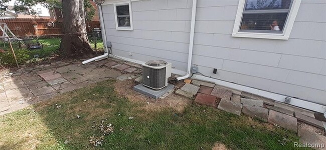 Building Photo - 1516 Marion Ave