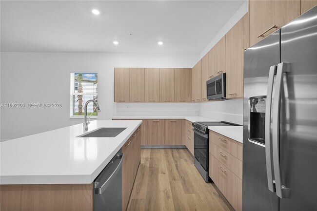 Building Photo - 4422 SW 122nd Ter