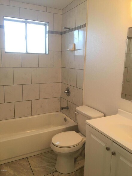 Building Photo - 410 3rd St