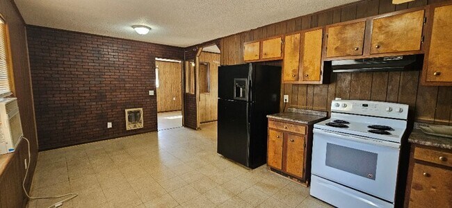 Building Photo - 2404 Scott Rd