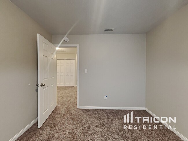 Building Photo - 13600 Ayrshire Cir