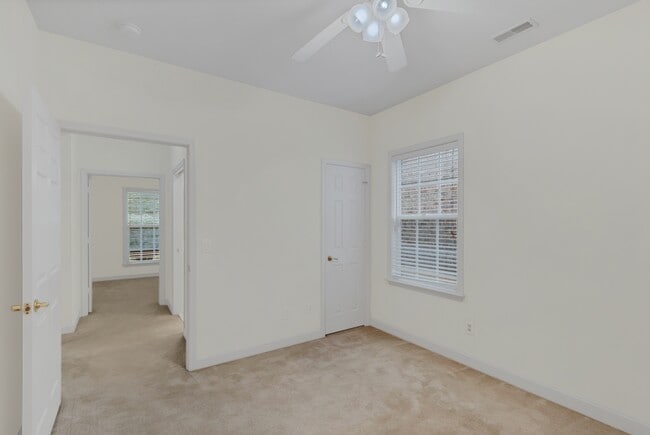 Building Photo - 7018 Sunrise Cir