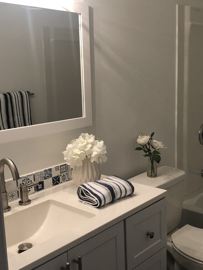 Building Photo - 7398 Eisenhower Dr