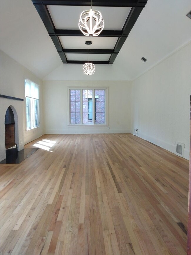 Building Photo - 721 Terrace Blvd