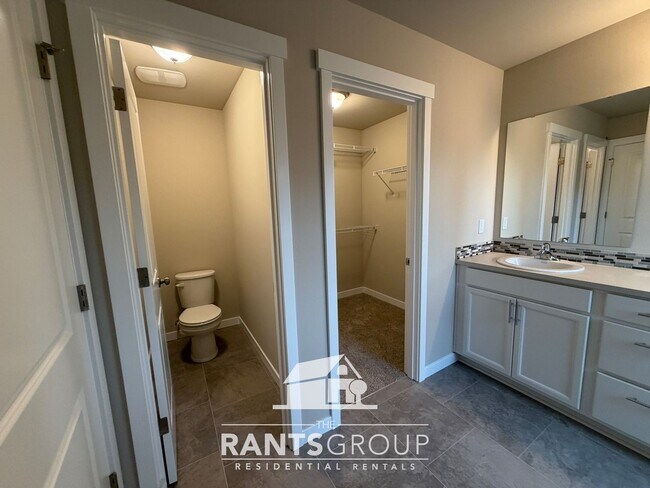 Building Photo - 416 - Leah's Landing