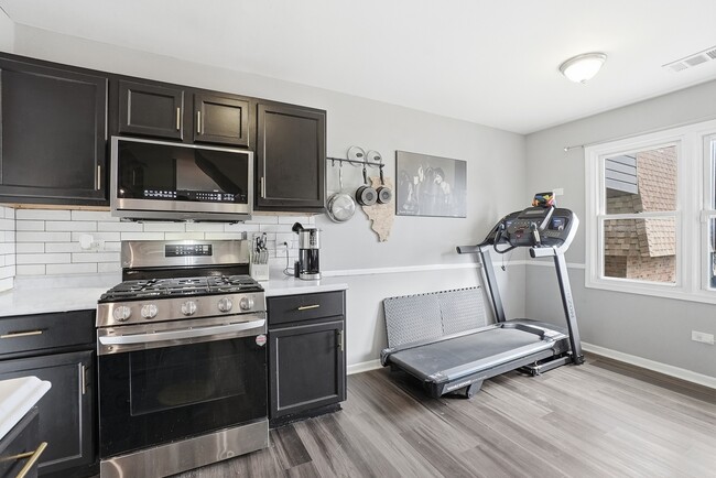 Building Photo - 12738 Kenneth Ave