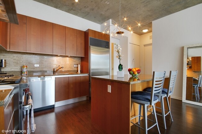 Building Photo - 600 N Fairbanks Ct