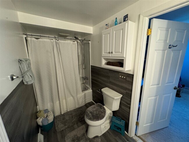 Building Photo - 9 Second St