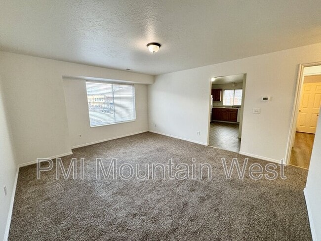 Building Photo - 49 S 200 W