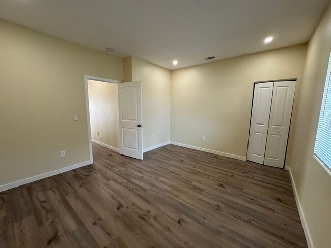 Building Photo - 2121 Ocean View Blvd