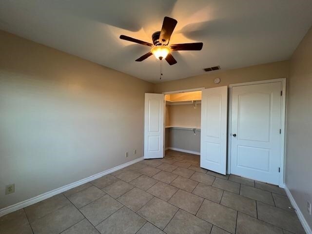 Building Photo - 2720 Camelot Dr