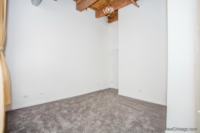 Building Photo - 550 W Harrison St