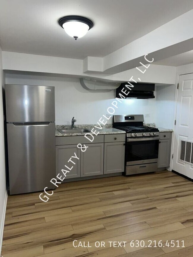 Building Photo - 915 N Monticello Ave