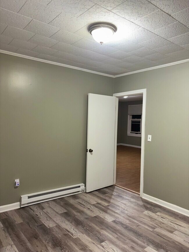 Building Photo - 399 Alden St