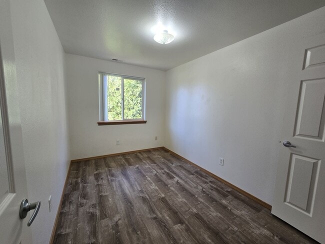 Building Photo - 324 Maylea Pl