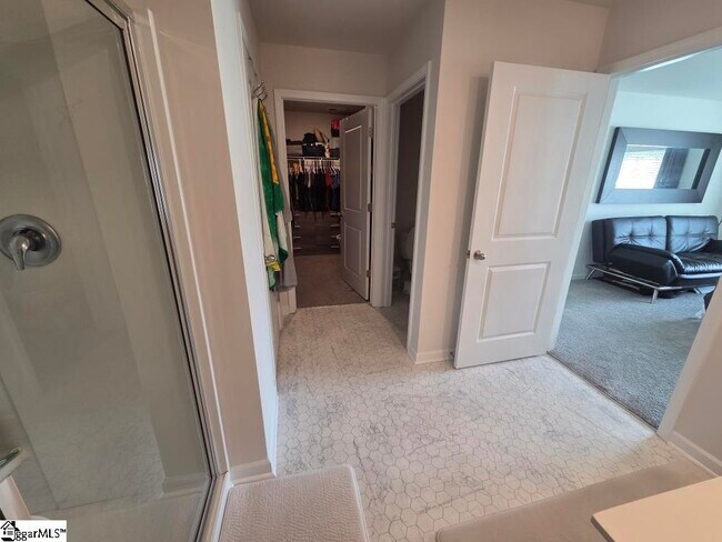 Building Photo - 3045 Hickory Rdg Trl