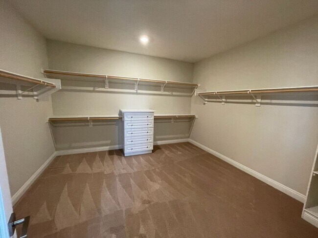 Building Photo - Stunning 4 bedroom home in Vista-With Solar!