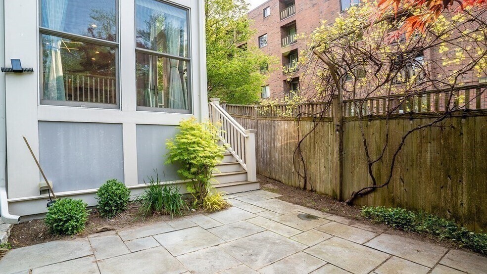 Building Photo - 48 Concord Ave