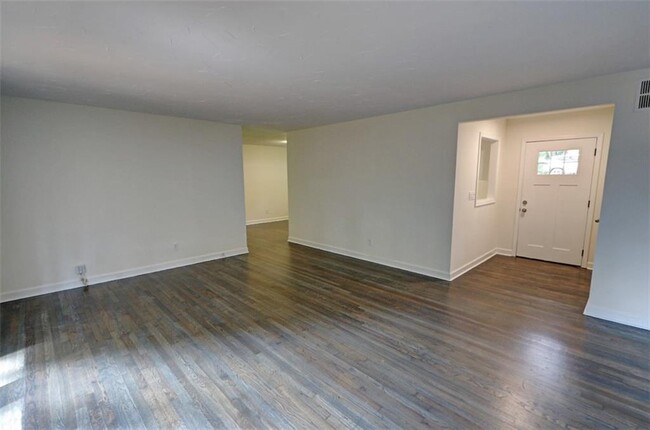 Building Photo - 4985 Crowe Dr SE