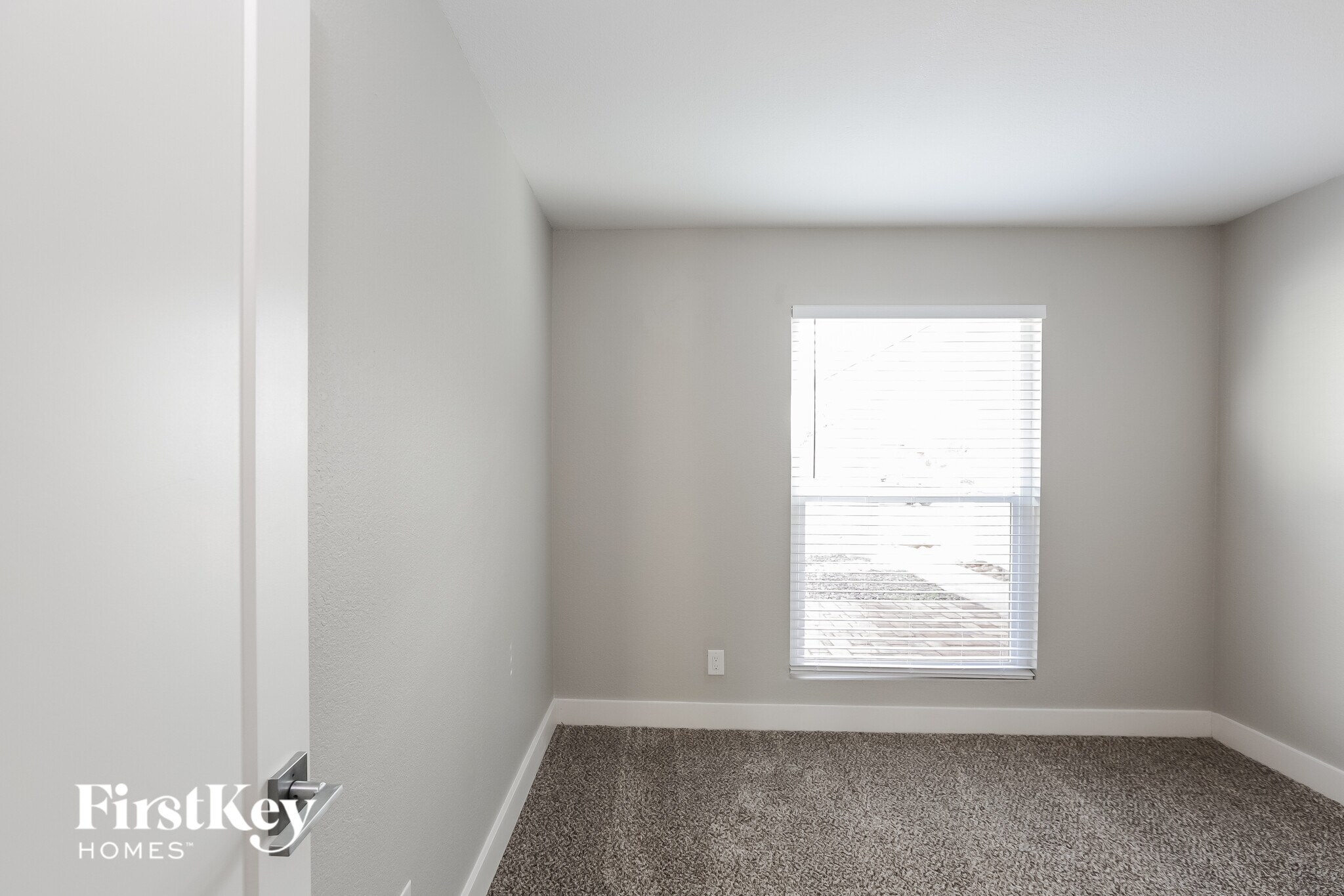 Building Photo - 1746 E Redfield Rd