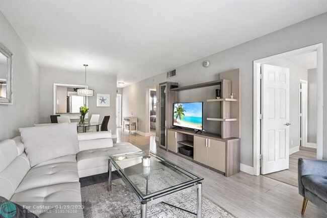 Building Photo - 1461 S Ocean Blvd