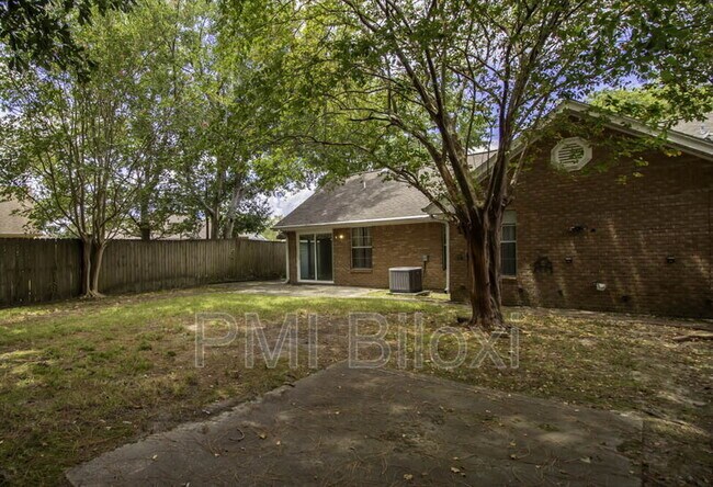 Building Photo - 776 Whitney Dr