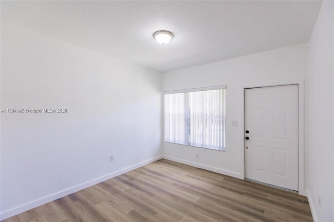 Building Photo - 765 SW 6th Ct