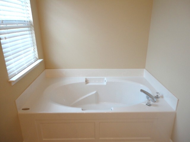 Building Photo - 690 Triple Crown Ct