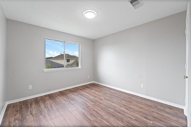 Building Photo - 7103 Biton Dr