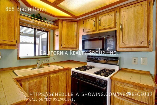 Building Photo - 868 Birch Dr