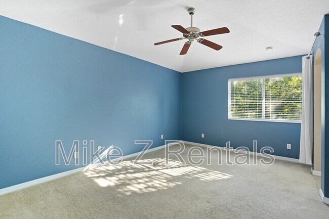 Building Photo - 3383 Antica St