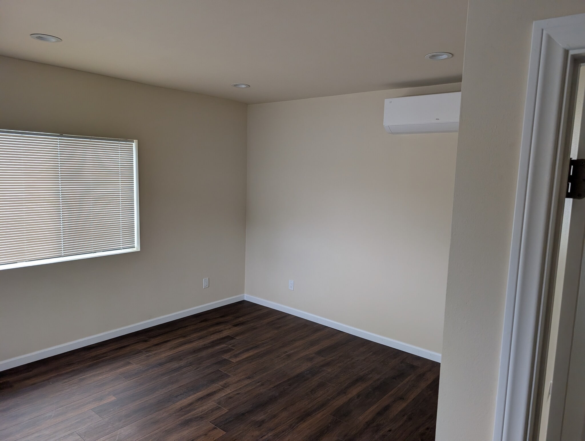 Building Photo - 702 S Pine St