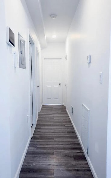 Building Photo - 818 S 12th St